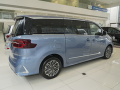 2023款 PLUS 2.0T 汽油自动豪华版