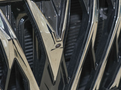 2023款 PLUS 2.0T 汽油自动豪华版