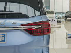 2023款 PLUS 2.0T 汽油自动豪华版