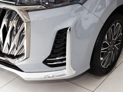 2023款 PLUS 2.0T 汽油自动豪华版