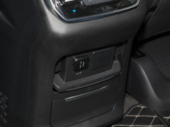 2023款 PLUS 2.0T 汽油自动豪华版