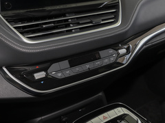 2023款 PLUS 2.0T 汽油自动豪华版