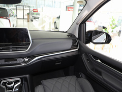 2023款 PLUS 2.0T 汽油自动豪华版