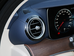 2023款 E 300 L 运动豪华型