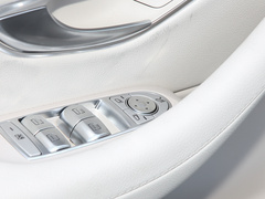 2023款 E 300 L 运动豪华型