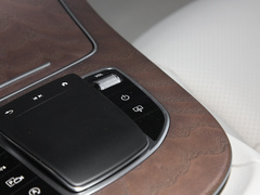 2023款 E 300 L 运动豪华型