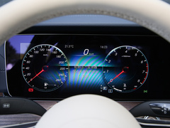 2023款 E 300 L 运动豪华型