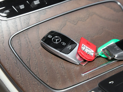 2023款 E 300 L 运动豪华型