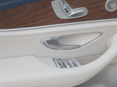2023款 E 300 L 运动豪华型