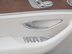2023款 E 300 L 运动豪华型