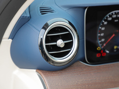 2023款 E 300 L 运动豪华型