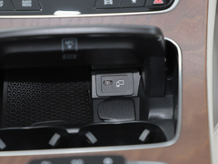 2023款 E 300 L 运动豪华型