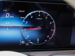 2023款 E 300 L 运动豪华型