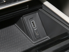 2023款 380TSI 尊贵版