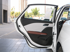 2023款 1.5L 双离合悦享版