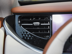 2022款  四驱超长续航纯电版