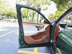 2022款  四驱超长续航纯电版