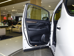 2023款 皇冠 双擎 2.5L HV尊贵版