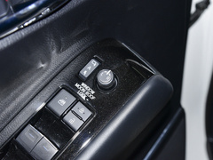 2023款 皇冠 双擎 2.5L HV尊贵版