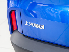 2023款 2.0T 汽油四驱豪华版 7座