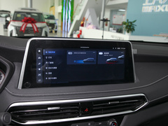 2023款 2.0T 汽油四驱豪华版 7座