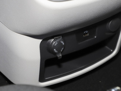 2022款 2.0L CNG手动商旅型