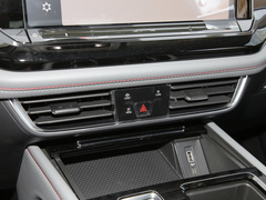 2023款 530 V6 四驱尊崇旗舰版