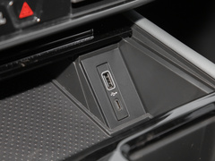 2023款 530 V6 四驱尊崇旗舰版