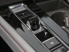 2023款 530 V6 四驱尊崇旗舰版