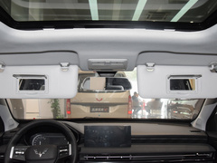 2022款 1.5L 手动自在型