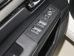 2023款 240TURBO 四驱臻享版 5座