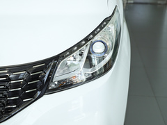 2023款 2.0L 手动多功能版 汽油 7座