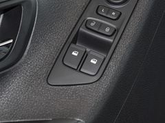 2023款 2.0L 手动多功能版 汽油 7座