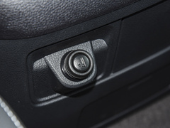 2023款 2.0L 手动多功能版 汽油 7座