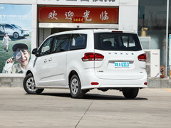 2023款 2.0L 手动多功能版 汽油 7座