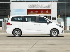2023款 2.0L 手动多功能版 汽油 7座