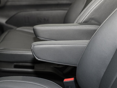 2023款 2.0T 手动多功能版 柴油 7座