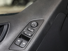 2023款 2.0T 手动多功能版 柴油 7座