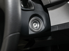 2023款 2.0T 手动多功能版 柴油 7座