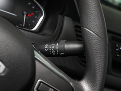 2023款 2.0T 手动多功能版 柴油 7座