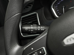 2023款 2.0T 手动多功能版 柴油 7座