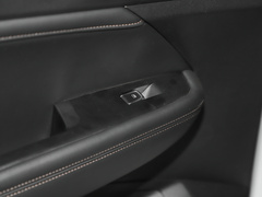 2022款 1.5T 手动轻享活力型