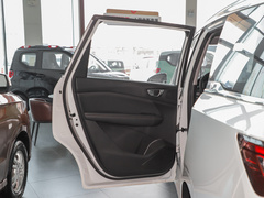2022款 1.5T 手动轻享活力型