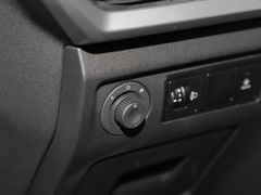 2022款 1.5T 手动轻享活力型