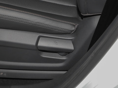2022款 1.5T 手动轻享活力型