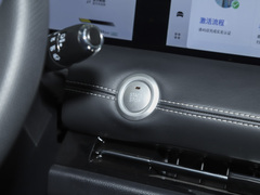 2022款 哪吒U-Ⅱ 500 三元锂