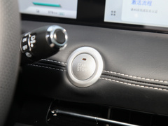 2022款 哪吒U-Ⅱ 610 三元锂