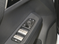2023款 1.5T CVT两驱卓越版 5座