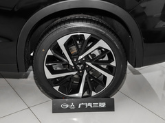 2023款 1.5T CVT两驱尊享版 5座