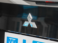 2023款 1.5T CVT两驱尊享版 5座
